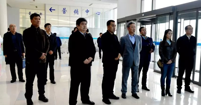 市委常委、統(tǒng)戰(zhàn)部部長(zhǎng)李家良陪同客人到濱州市(圖1)