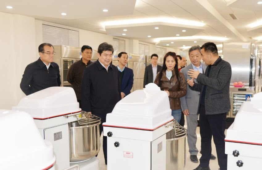 市委常委、統(tǒng)戰(zhàn)部部長(zhǎng)李家良陪同客人到濱州市(圖5)