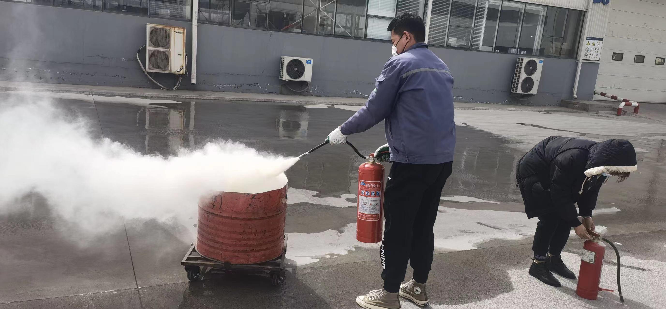 開展消防演練，提升員工應(yīng)急能力(圖3)